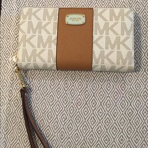 NWT Michael Kors Wallet